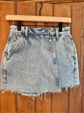 Women’s Gap Light Wash Denim Wrap Mini Skort - Size 24 / 00 Petite (00P) Size XS